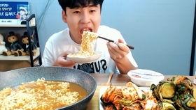 吃哈密瓜刨冰视频,哈密瓜刨冰，清凉一夏的甜蜜享受