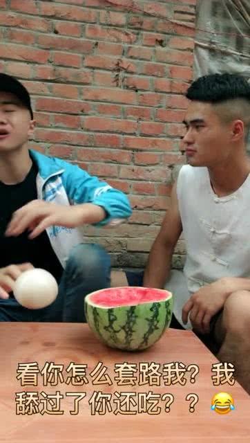 吃东西搞笑视频吃瓜,美食视频中的欢乐瞬间