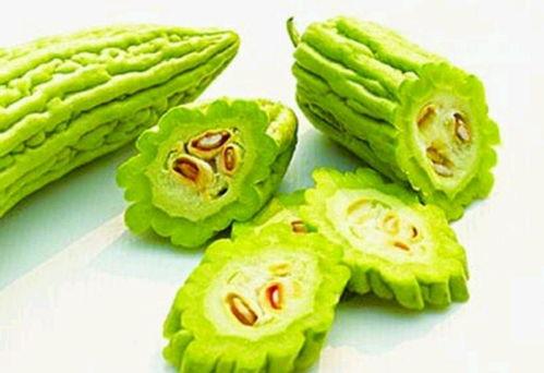 吃绿瓜要削皮吗视频讲解,削皮还是直接吃？视频揭秘