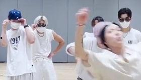 吃瓜群众相遇视频,吃瓜群众同框瞬间