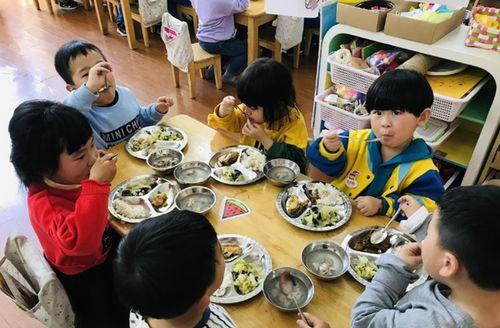 眉山幼儿园吃瓜事件视频,幼儿集体食用不明瓜果引发关注