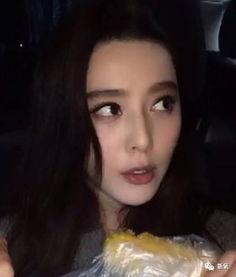 女明星的各种吃瓜视频,揭秘女明星们的“吃瓜”生活